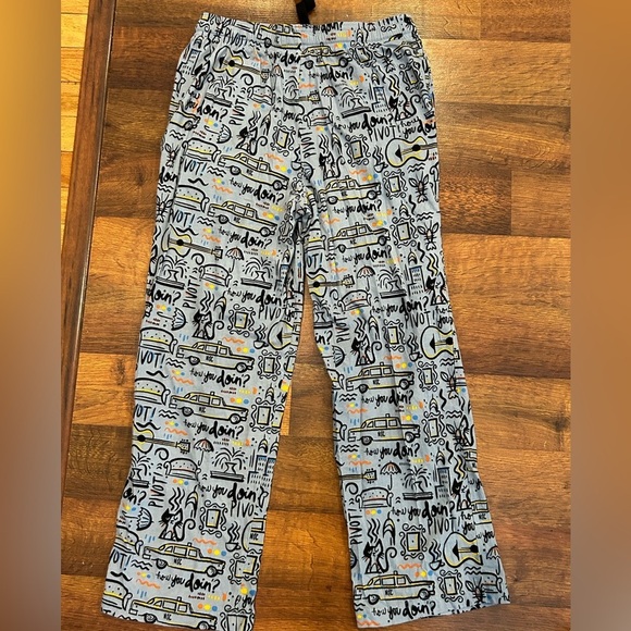 Adult Lunch Box Friends TV Show Pajamas Size Small Men’s Women’s Pockets Lounge - Picture 7 of 7
